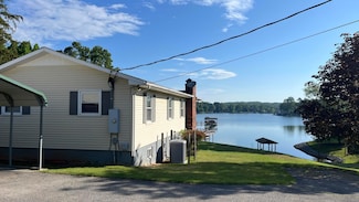 104 Juniper Ln, Moneta, VA 24121