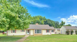 300 E Laurel St, Independence, KS 67301
