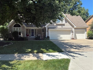 214 SE Windsboro Ct, Lees Summit, MO 64063