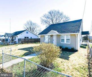 7504 Cardinal Ln, Fort Washington, MD 20744