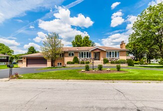 8537 Candlelight Dr E, Willow Springs, IL 60480