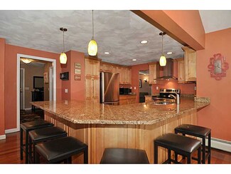 91 Sturbridge Dr, Warwick, RI 02886