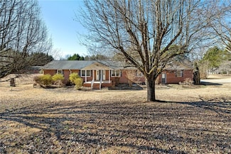 720 Knox Rd, Seneca, SC 29672