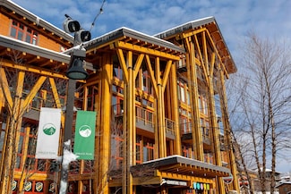 142 Red Sled Dr Unit 302, Stowe, VT 05672