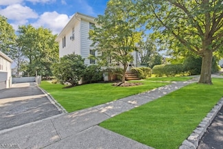 14 S Mountain Ave, Cedar Grove, NJ 07009