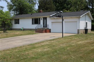 3261 Rowena St, Barberton, OH 44203