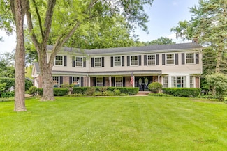26 Berkshire Ln, Lincolnshire, IL 60069
