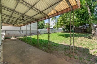 21 W 14th St, Bayonne, NJ 07002