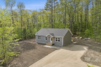 17 Nob Hill Rd, Limerick, ME 04048
