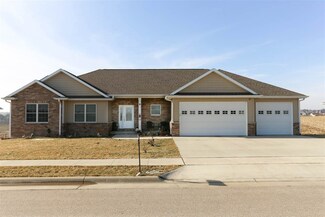 2161 Comanche Dr, Dubuque, IA 52002