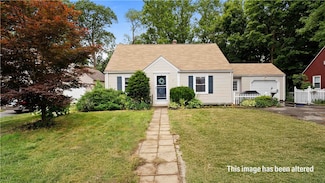 74 Algonquin Rd, Rumford, RI 02916