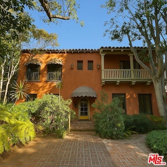 840 Huntley Dr Unit 2, West Hollywood, CA 90069