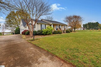 1265 Woods Chapel Rd, Duncan, SC 29334