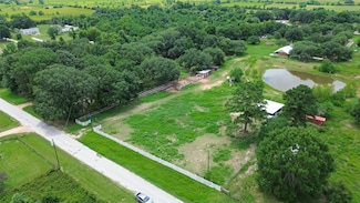 35535 Windmill Rd, Hempstead, TX 77445