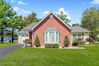13 Gatley Close, Freehold, NJ 07728