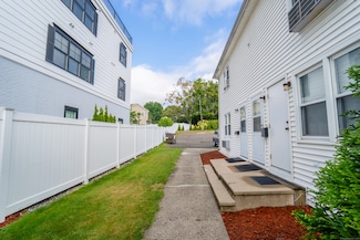 194 Cherry St Unit B, Milford, CT 06460