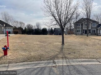 1379 Heritage Ave NW, Hutchinson, MN 55350
