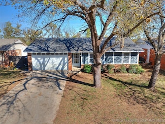 709 W 26th St, Sand Springs, OK 74063