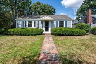 19 Mayflower Rd, West Yarmouth, MA 02673