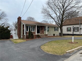 51 Hawthorne St, North Providence, RI 02904