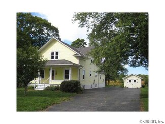 495 Lake St, Wilson, NY 14172