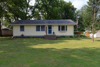 400 8th St, Hampton, IL 61256