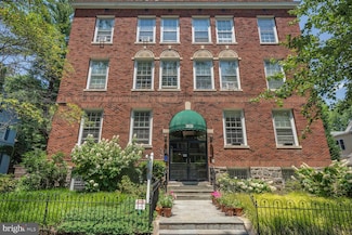 3039 Macomb St NW Unit 16, Washington, DC 20008
