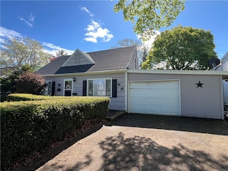 126 Mac Arthur Rd, Rochester, NY 14615