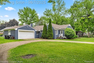 29118 Clarita St, Livonia, MI 48152