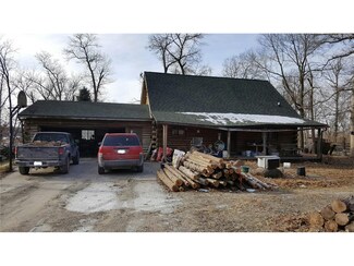 2580 58th Street Ln, Vinton, IA 52349