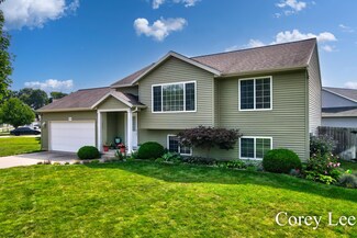 514 Clear Wood Dr SE, Grand Rapids, MI 49548