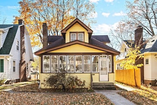 1882 Ashland Ave, Saint Paul, MN 55104