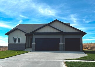 2621 S 8th St, Marshalltown, IA 50158