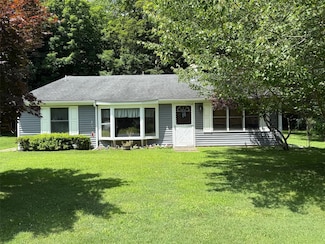 10 Raymond Ave, Dover Plains, NY 12522