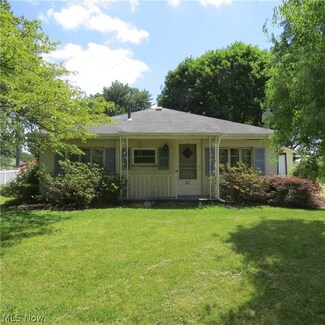 37 Hawthorne St NE, Navarre, OH 44662