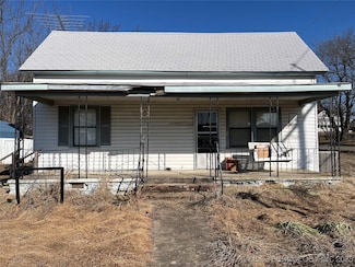 1000 2nd St, Quinton, OK 74561