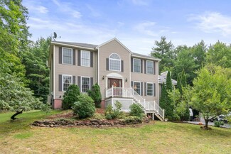 15 Andrea Ave, Hooksett, NH 03106