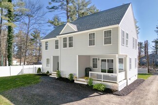 34 Oak St, Hanson, MA 02341