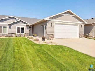 5207 Dubuque Ave S, Sioux Falls, SD 57108