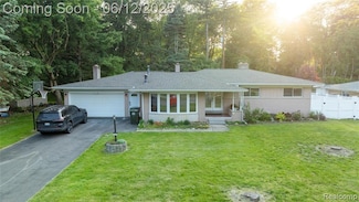 626 Wilwood Rd, Rochester Hills, MI 48309