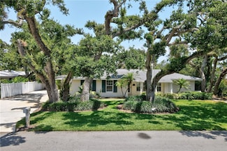 525 Iris Ln, Vero Beach, FL 32963