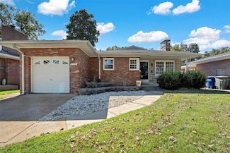 5812 Holly Hills Ave, Saint Louis, MO 63109
