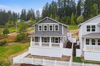 211 E Blackwell St, Allyn, WA 98524