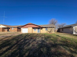 510 Highland Dr, Waukomis, OK 73773