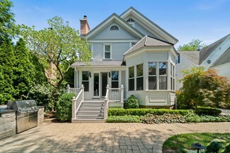 176 Forest St, Winnetka, IL 60093