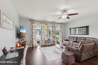 6907 Woody Vine Dr, Jacksonville, FL 32258