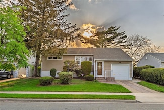 101 Forest Rd, Valley Stream, NY 11581