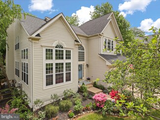 47105 Glenaire Ct, Sterling, VA 20165