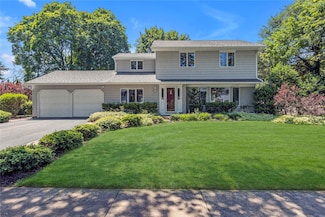 4 Stone Dr, Greenlawn, NY 11740
