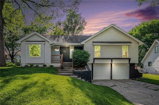 9652 N Campbell Dr, Kansas City, MO 64155